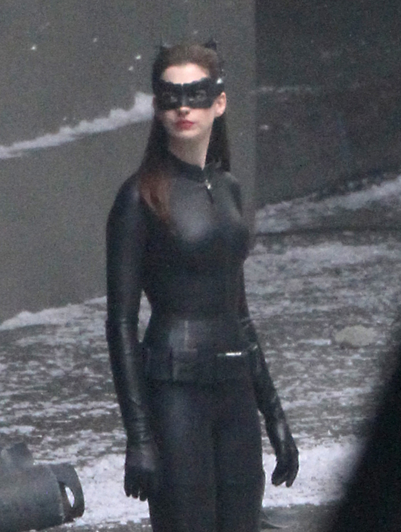 Illustration for article titled The Dark Knight Rises — 30 Catwoman Set Pictures